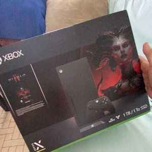 Xbox Series X Console - Diablo IV Bundle SEALED NEVER OPEND READ DESCRIPTION